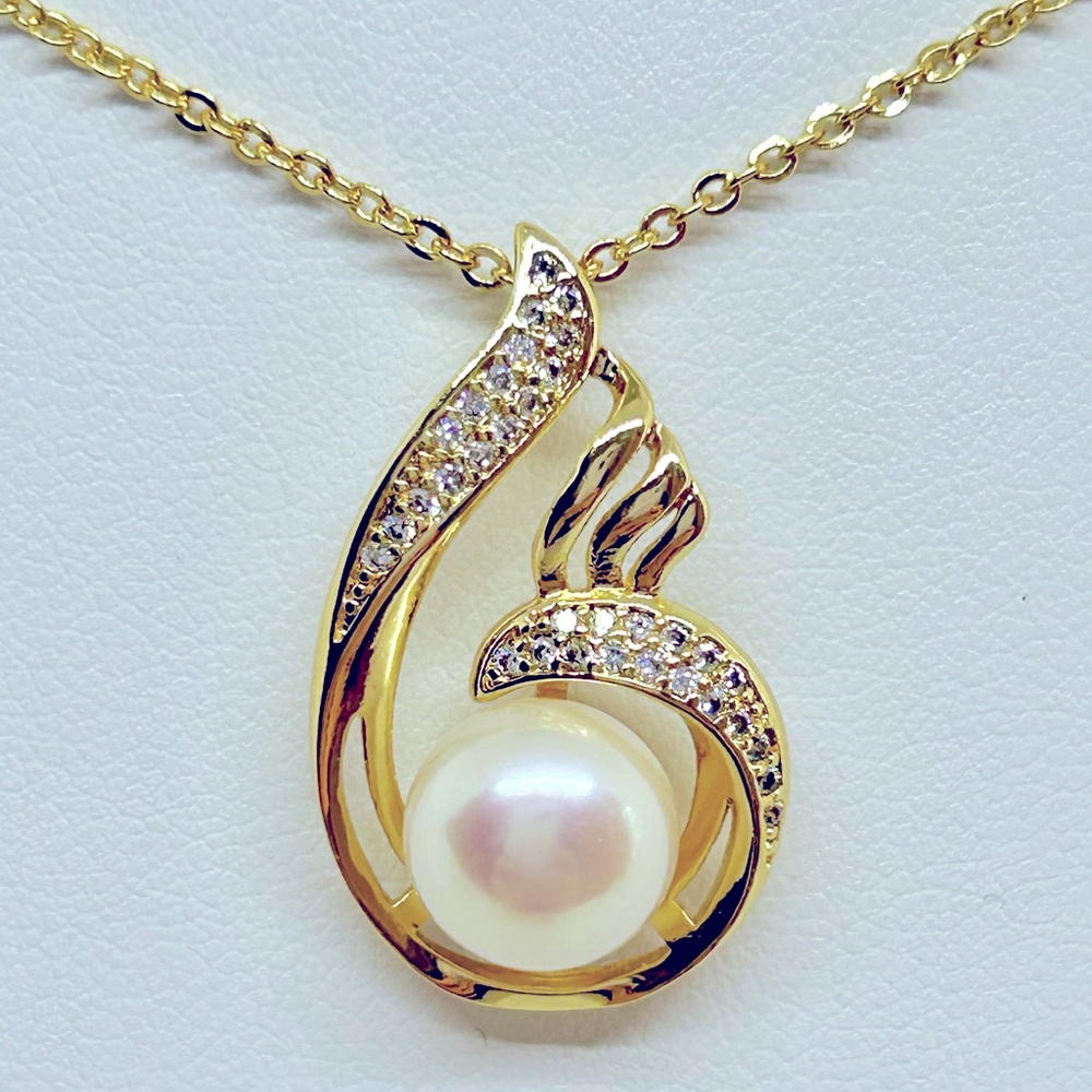 10mm White Genuine Pearl Gold Plated Pendant Necklace